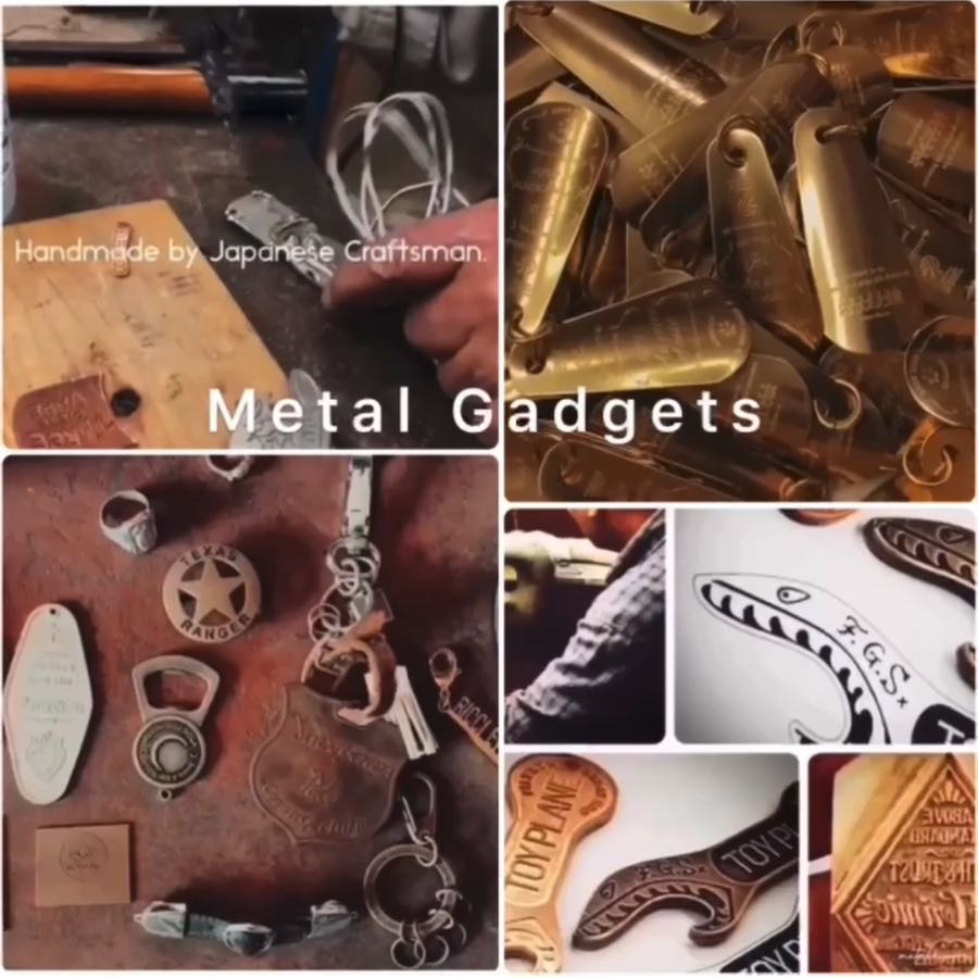 メタルハウスでは、オリジナルのボタン、ホック、チャーム、ネームプレートなどのアクセサリー金具、ノベルティー、記念品としての金属小物のオーダー、また、自動車メーカーへのオリジナルキーホルダー、靴べら、、こだわりのこもった、たくさんのオリジナル金具やオリジナル金属小物、革小物の依頼を頂きます。